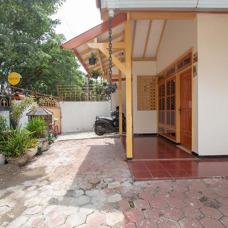 SPOT ON 3218 Bee Palm Family Syariah Hotel Malang Bagian luar foto