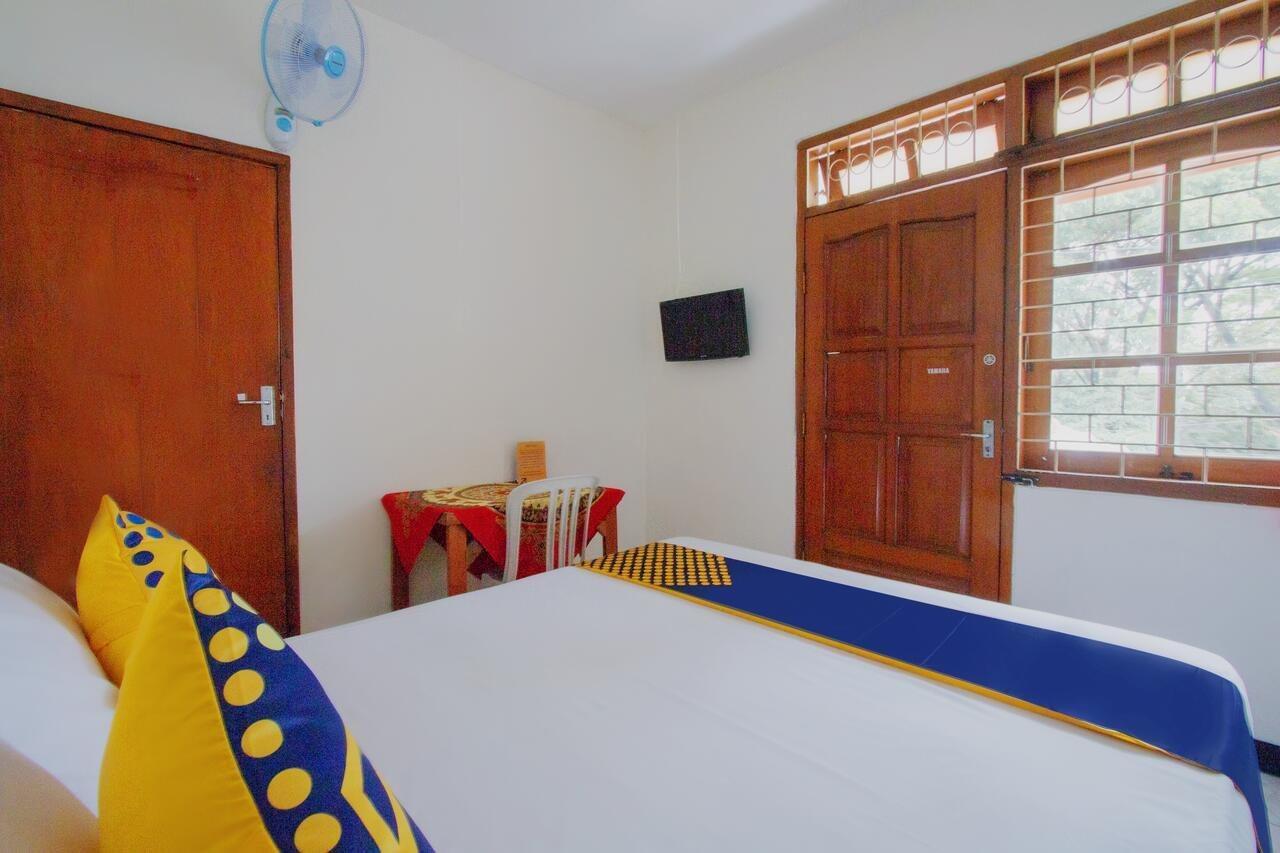 SPOT ON 3218 Bee Palm Family Syariah Hotel Malang Bagian luar foto