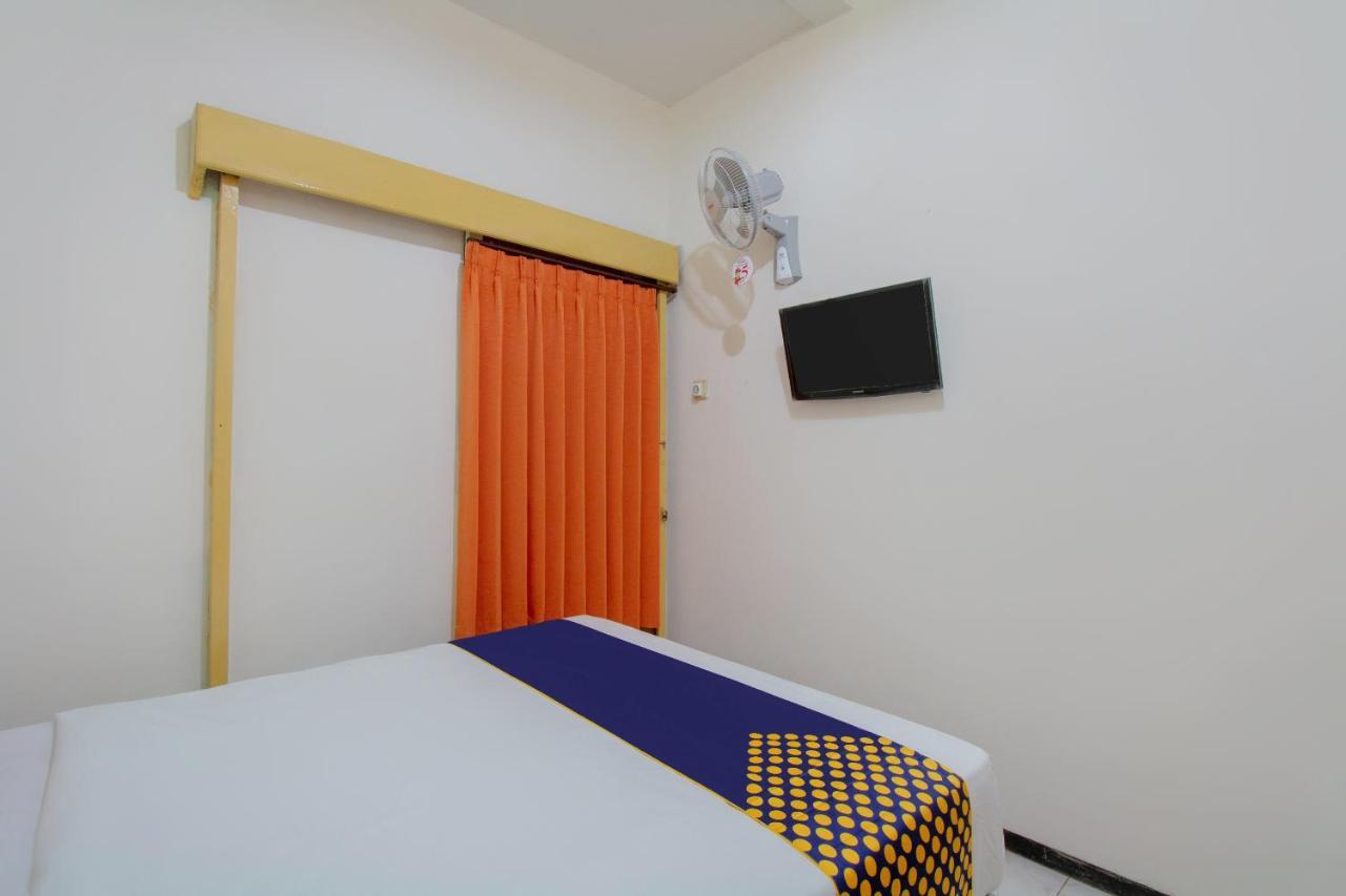 SPOT ON 3218 Bee Palm Family Syariah Hotel Malang Bagian luar foto