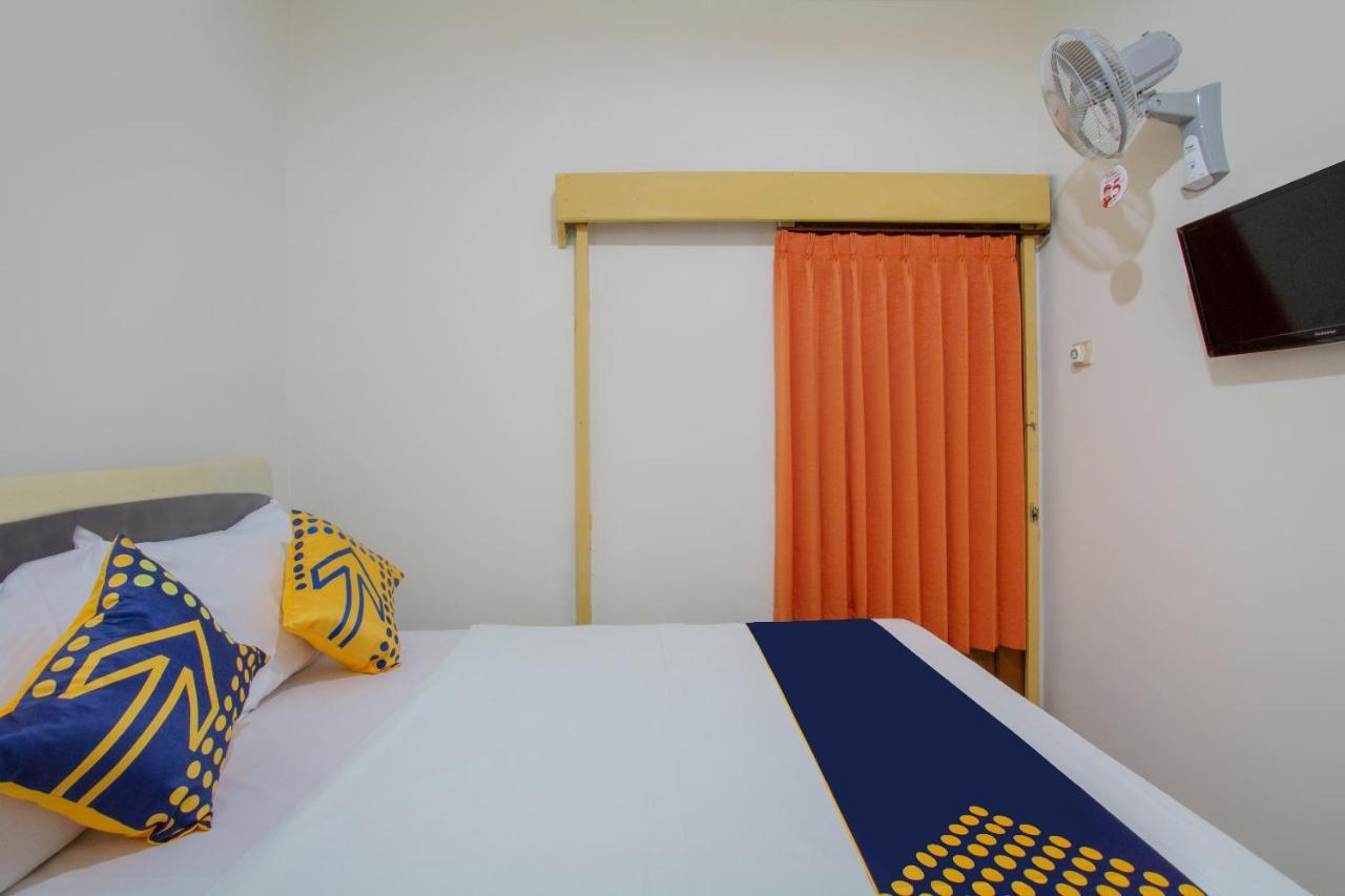 SPOT ON 3218 Bee Palm Family Syariah Hotel Malang Bagian luar foto